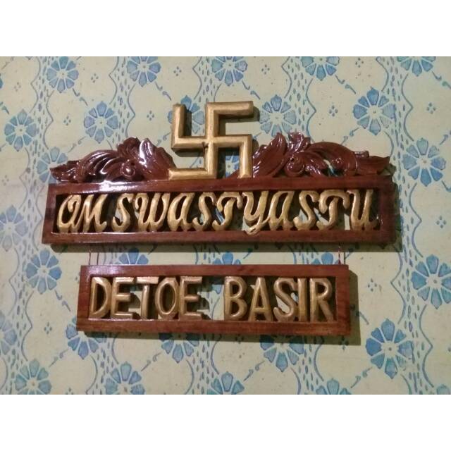 om swastiastu dan nama