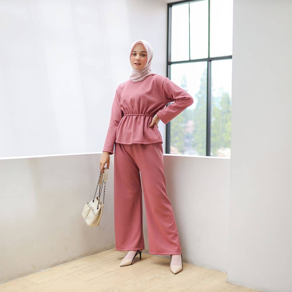 Rania SETELAN WANITA TERBARU KANDITA23 SETELANWANITA ONESET BAJUSETELAN SETELANKEREN BAJUKEKINIAN