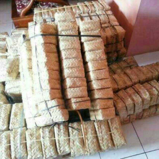 

[ Halodul ] 30 pcs (15 pasang) Besek bambu, ukuran 20x20 cm. Murah.
