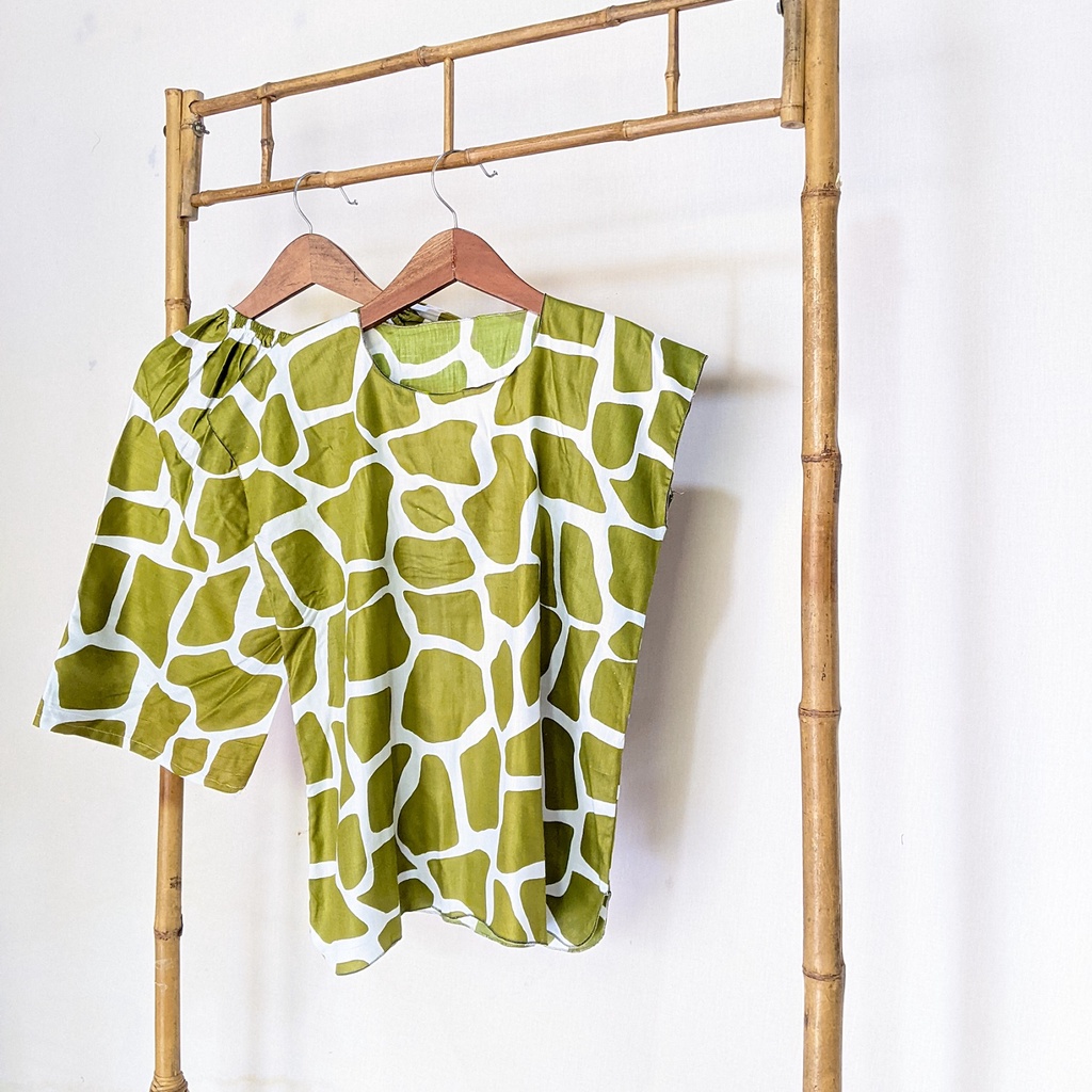 Baju Tidur Tanpa Lengan Piyama Krill Setelan Midi Homewear Homey Dress Baby Doll Dewasa Nyaman Di Rumah Santai WFH Rayon One Set Pajamas-giraffe olive