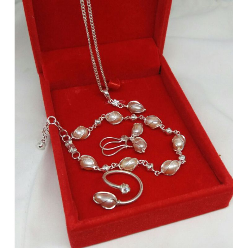Set perak Mutiara tawar