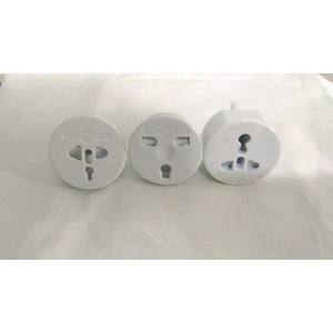 UNIVERSAL TRAVEL ADAPTOR