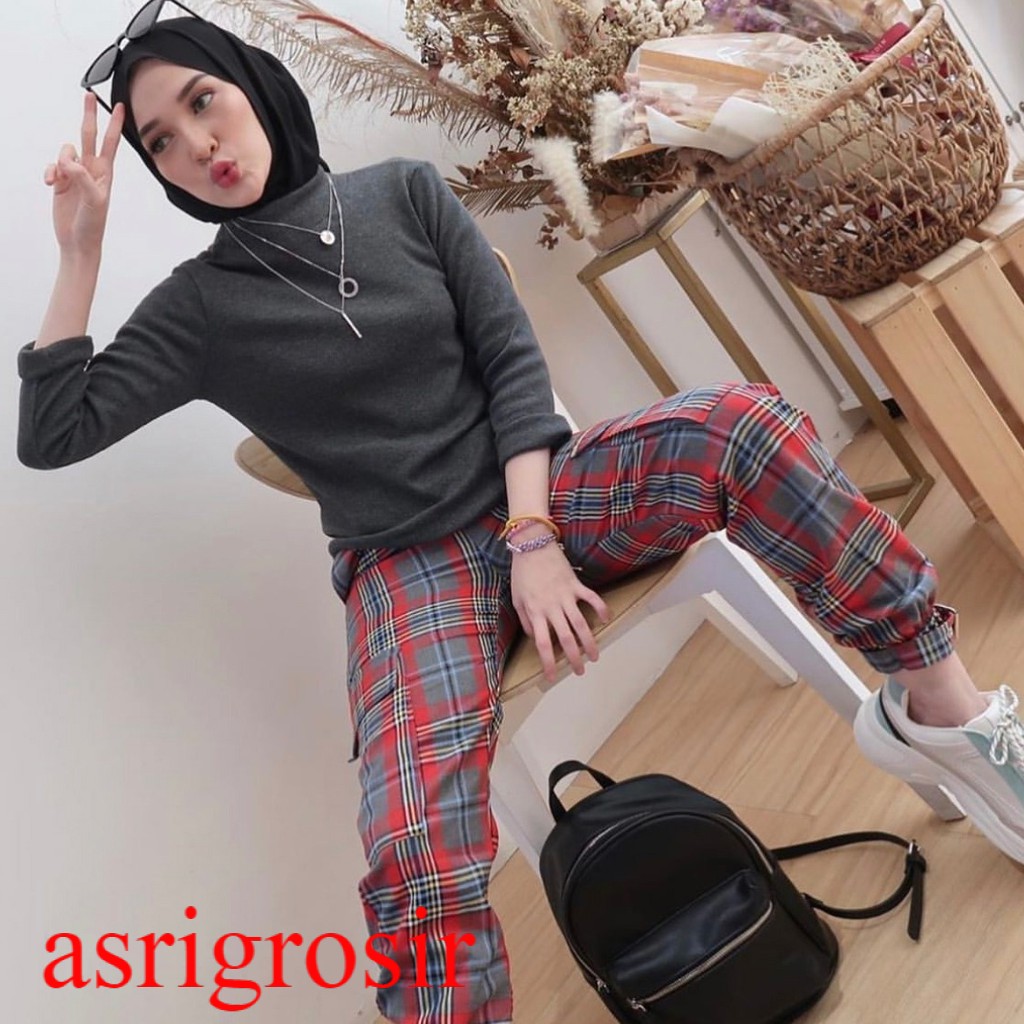 Sweater Wanita Basic Turtle Top Brisia