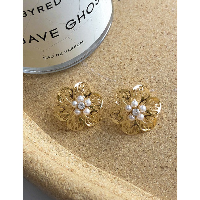 LRC Anting Tusuk Fashion Golden Pearl Flower Hollow Micro Inlay Zircon K51325