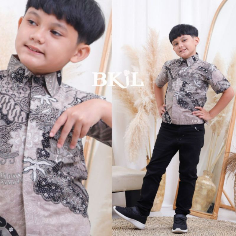 BAJU COUPLE KELUARGA TERBARU SET FAMILY SERAGAM LEBARAN 2022 SARIMBIT GAMIS KELUARGA AYAH IBU ANAK MOTIF BATIK KOMBINASI BAHAN ADEM MEWAH MODERN