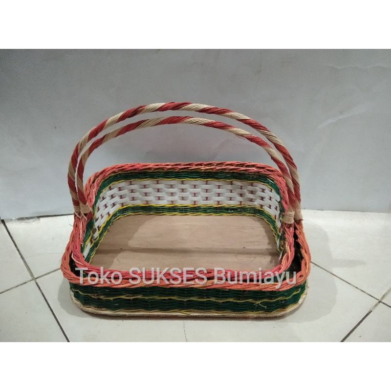 

Murah Keranjang Parsel Hantaran Rotan Jumbo Sender isi 2