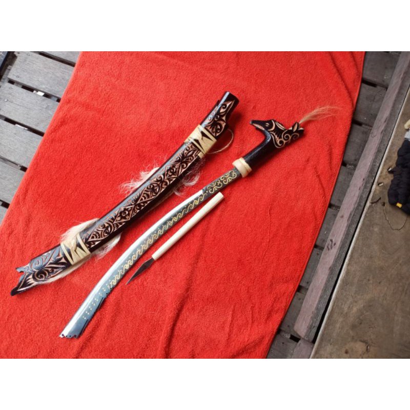 mandau khas kalimantan #lais baja hitam