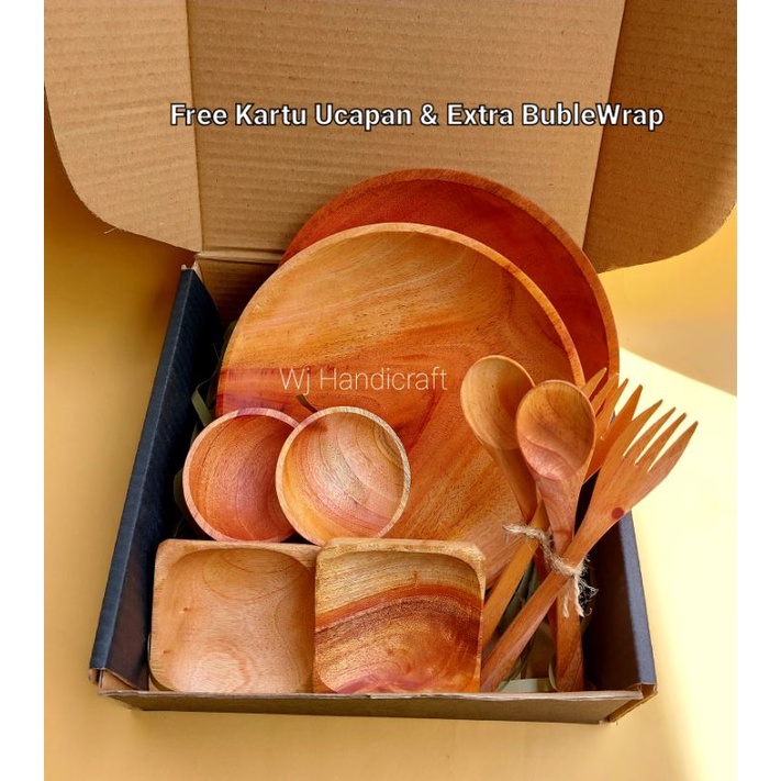 

Hampers/hampers couple/kado pernikahan/souvenir/hadiah alat makan kayu mahoni
