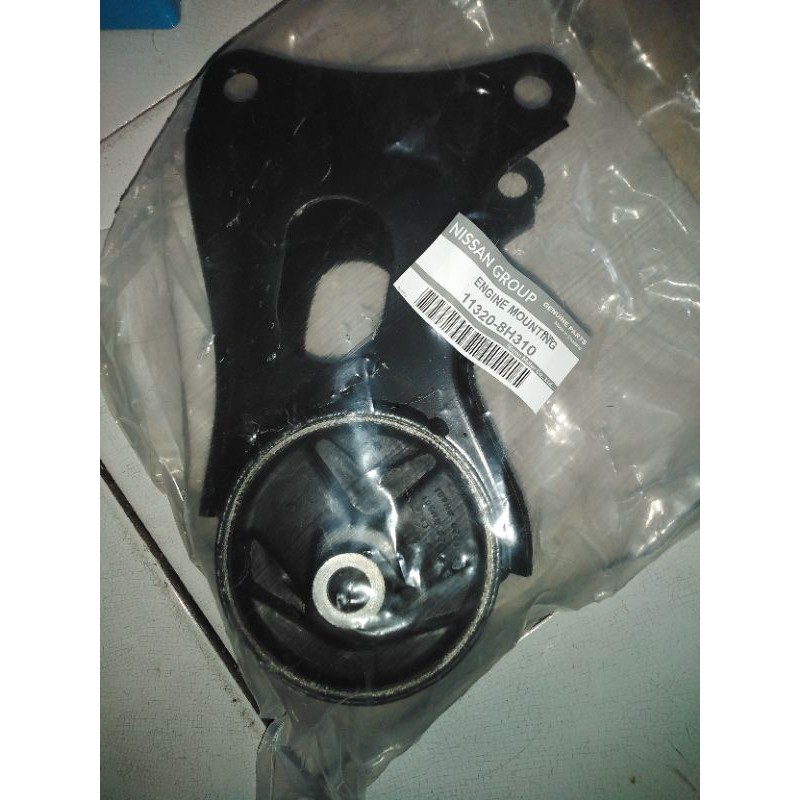 engine mounting Nissan belakang x-trail T30 rear