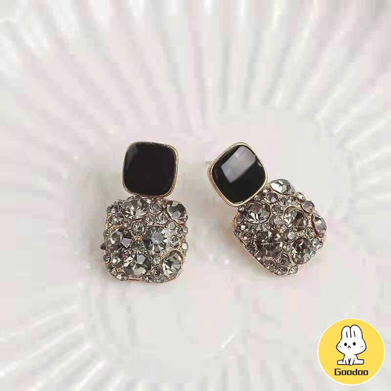 Anting Retro Mewah Siswa Perempuan Sederhana Temperamen Fashion Anting Murah Hati -Doo