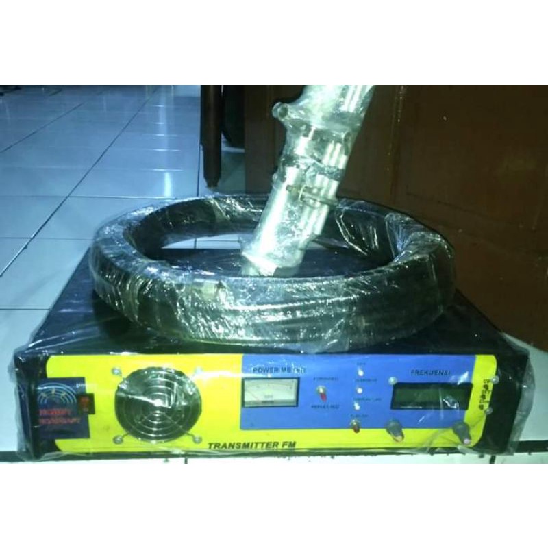 PAKET PEMANCAR FM TRANSMITTER FM STEREO PLL LCD 70 WATT SOLIDSTATE