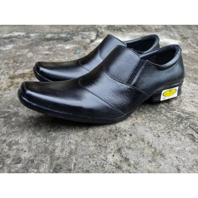 Sepatu Pantofel Pria Formal Kantoran Bahan Kulit Asli Elegan Merek Neville