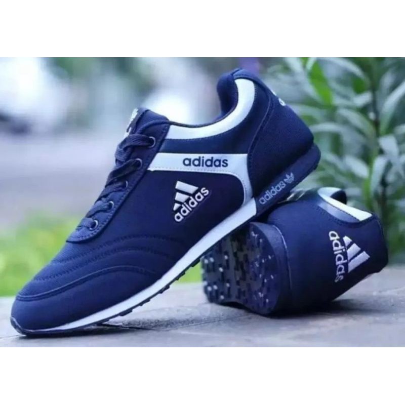 Sepatu Sport Adidas