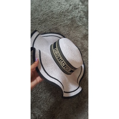 preloved topi pantai cristian dior