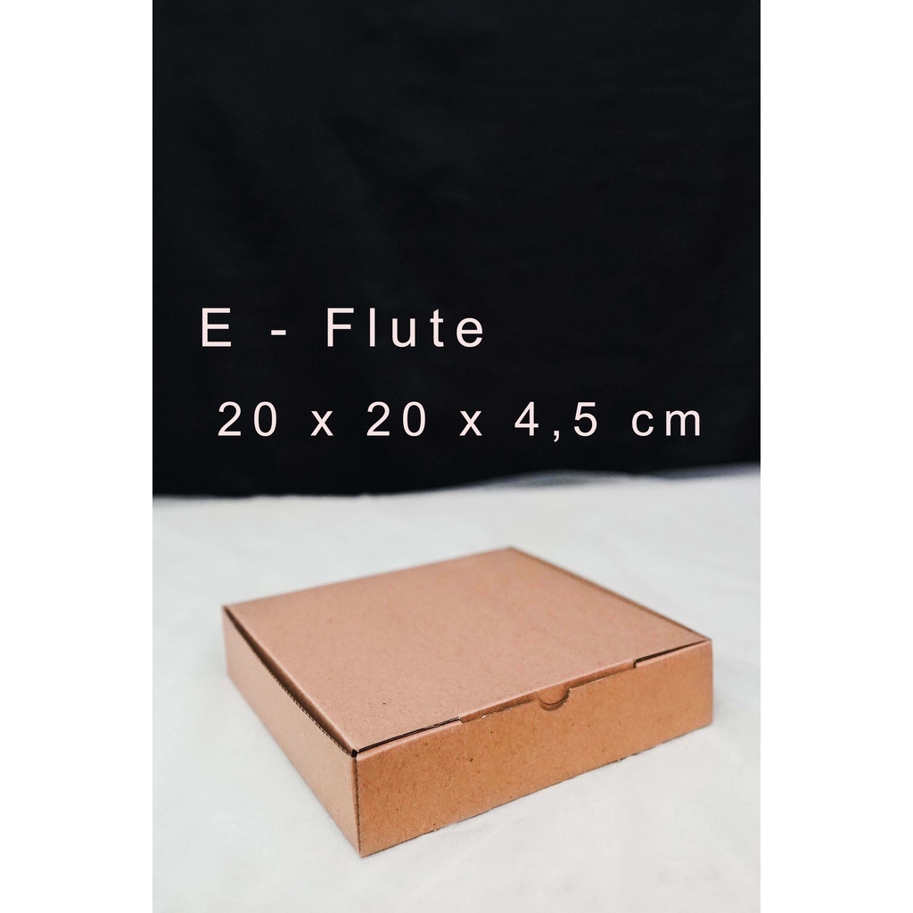 

Box EFlute Coklat 20x20x4.5 Cm Kardus BOX Karton Packaging Pizza, Hampers, Souvenir
