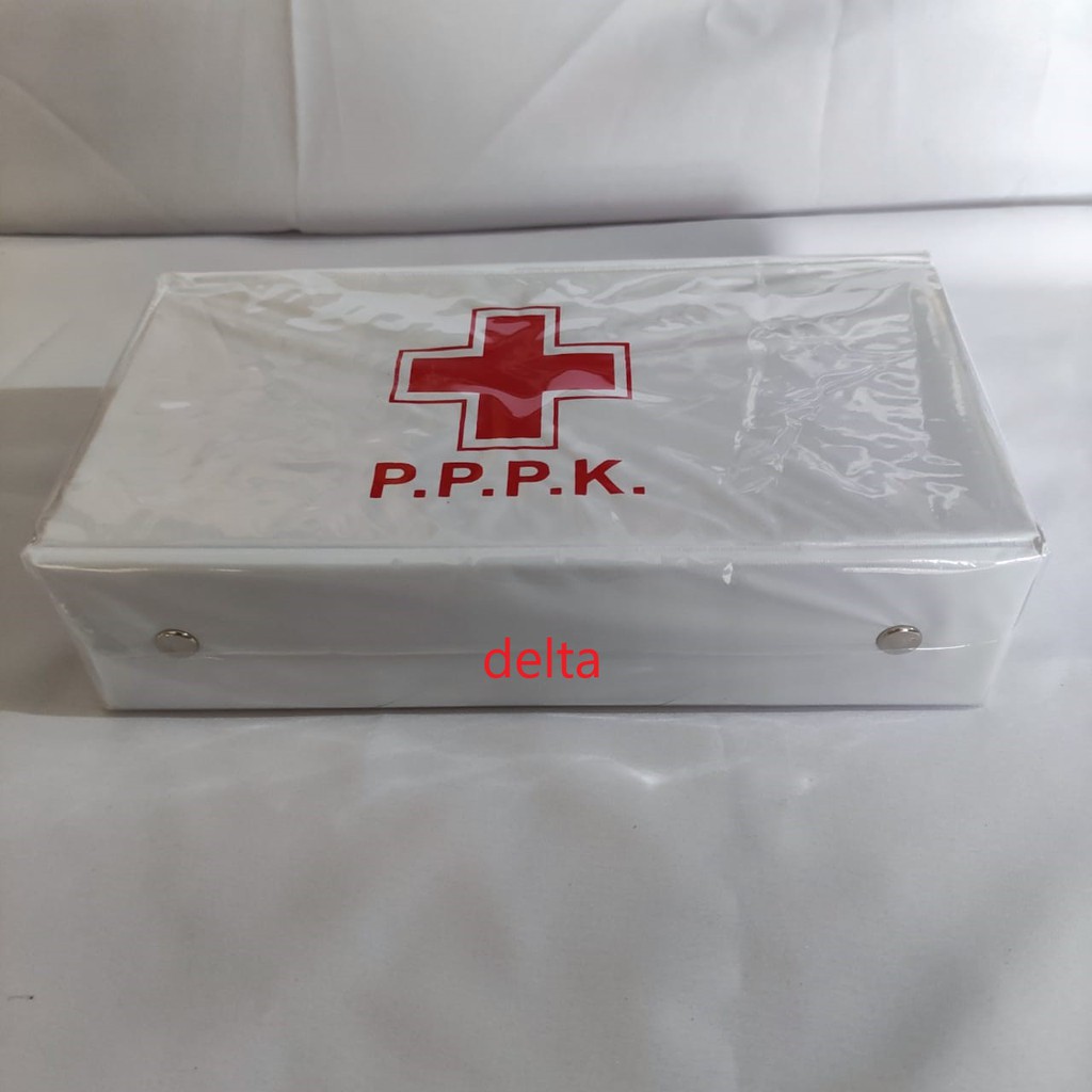 Kotak obat P3K putih