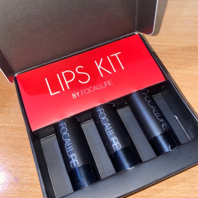 

Lips Crayon Kit