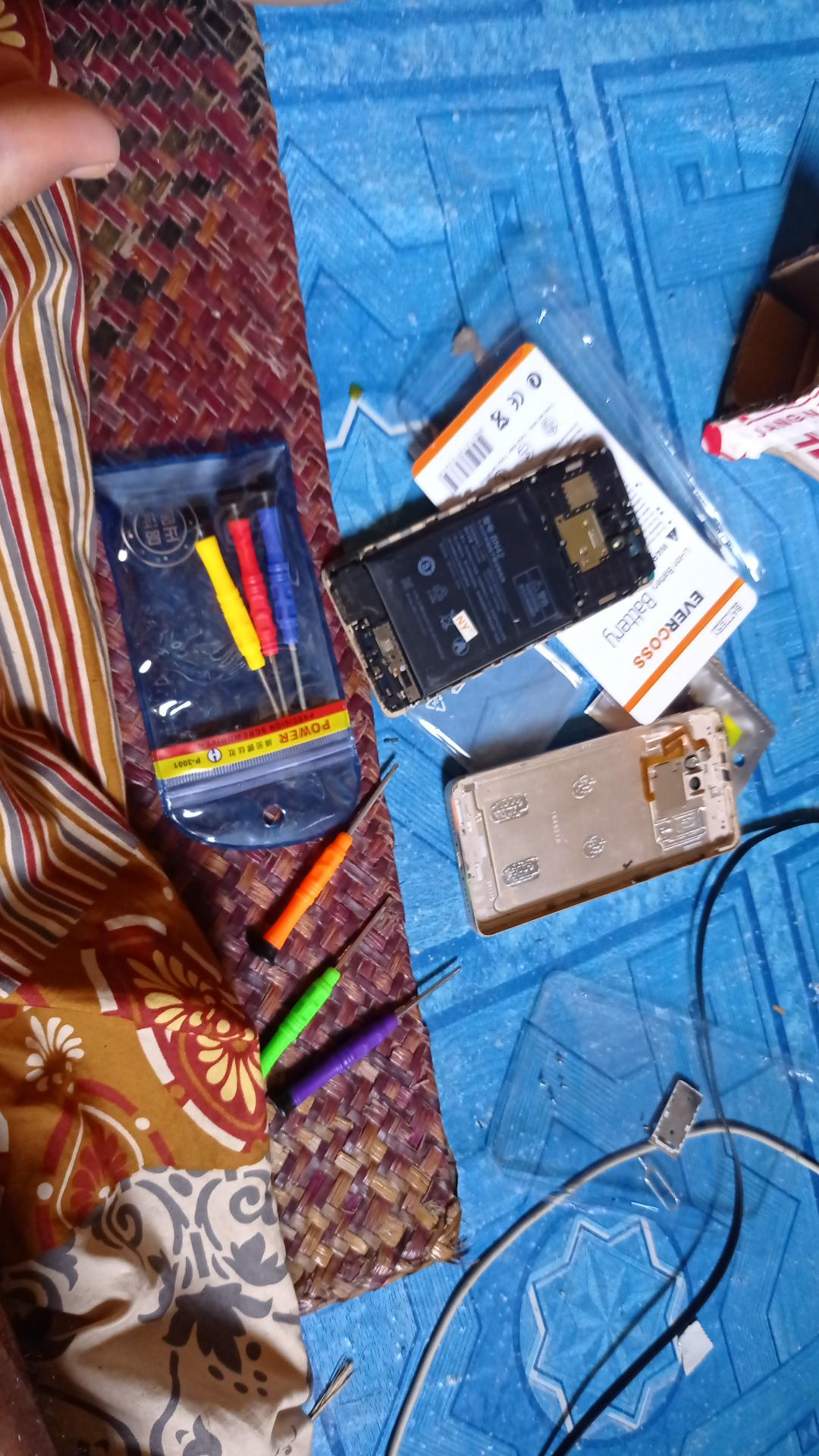 Promo Obeng Handphone Mini 6 In 1 Bahan Besi Magnet