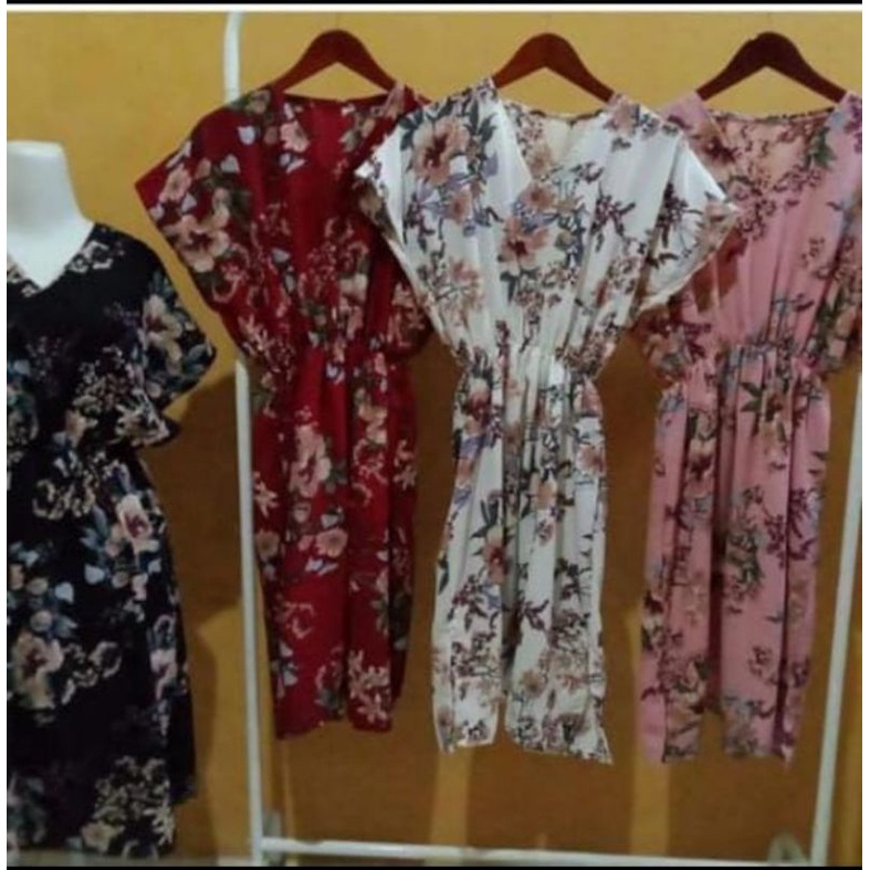 Tunik Bunga Karet Pinggang Kerut Lengan pendek