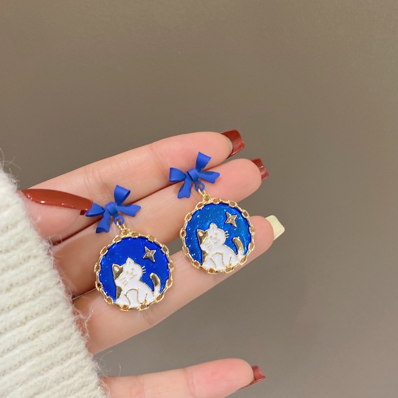 Anting Tusuk Gantung Desain Telinga Kucing + Pita Biru Gaya Elegan / Hipster Untuk Wanita