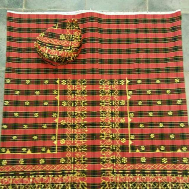 Tumpal tapis Jokowi. Kain tumpal tapis lampung + peci kapal