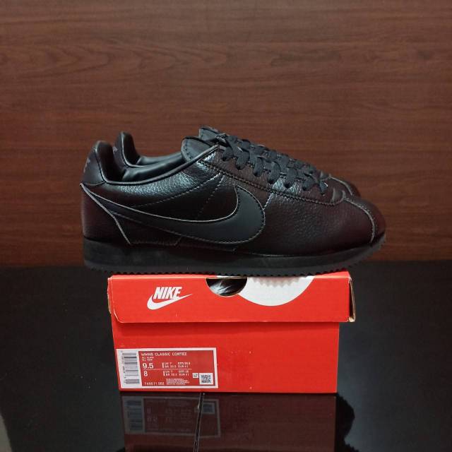 nike cortez all black leather