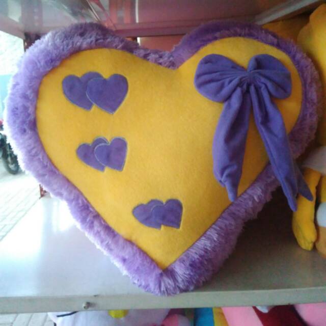 Bantal karakter / bantal love / bantal cinta besar / jumbo
