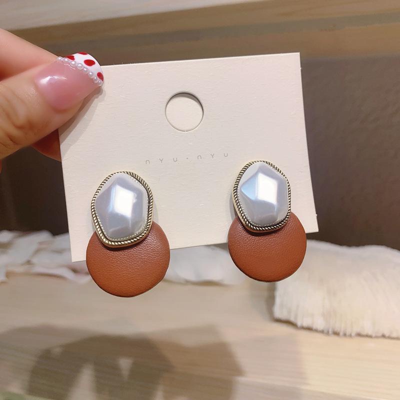 Anting Bulat Bahan Kulit burgundy Vintage Untuk Wanita Aksesoris Telinga Korea