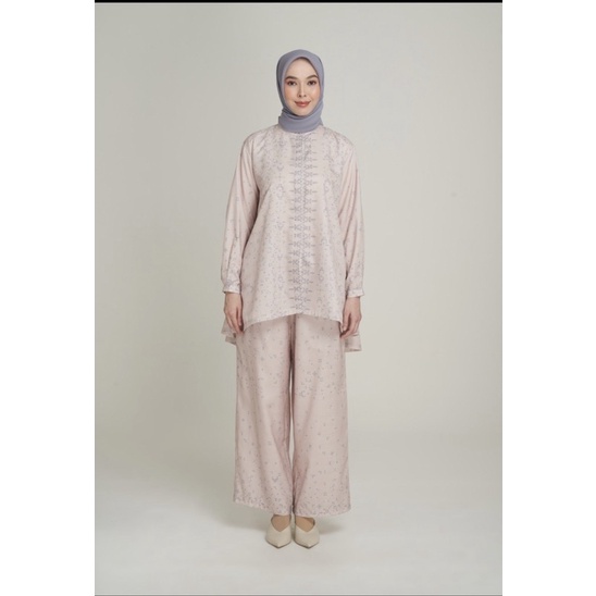 Putiah set Ria Miranda