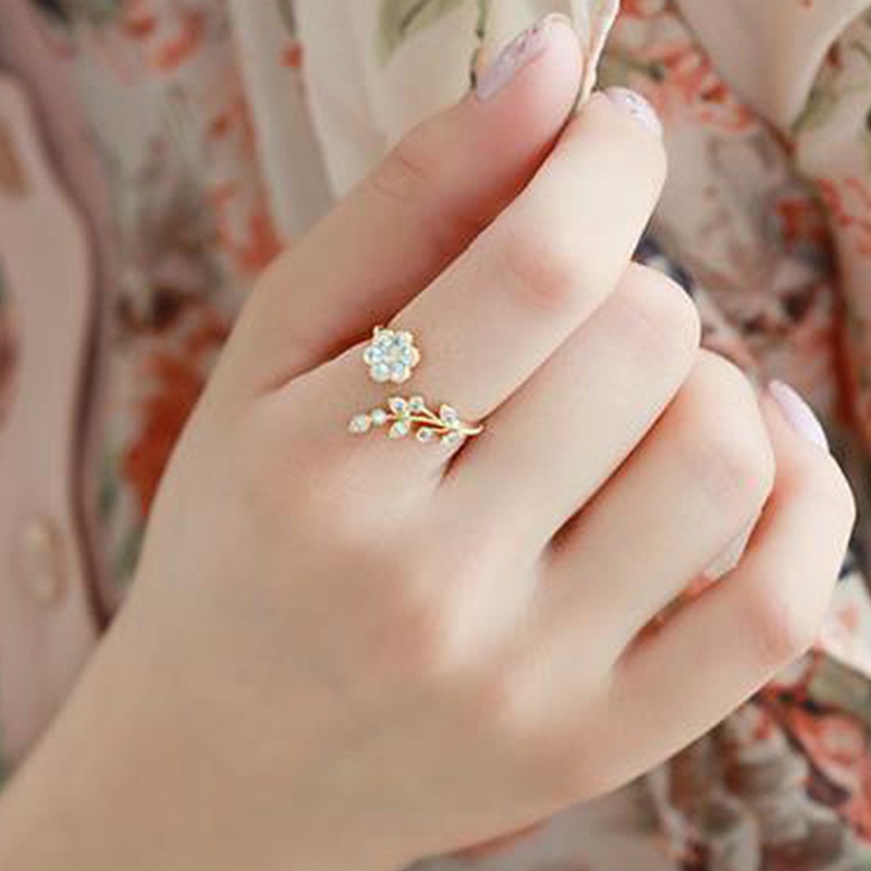 Cincin Berlian Imitasi Bentuk Daun Bunga Adjustable Untuk Wanita