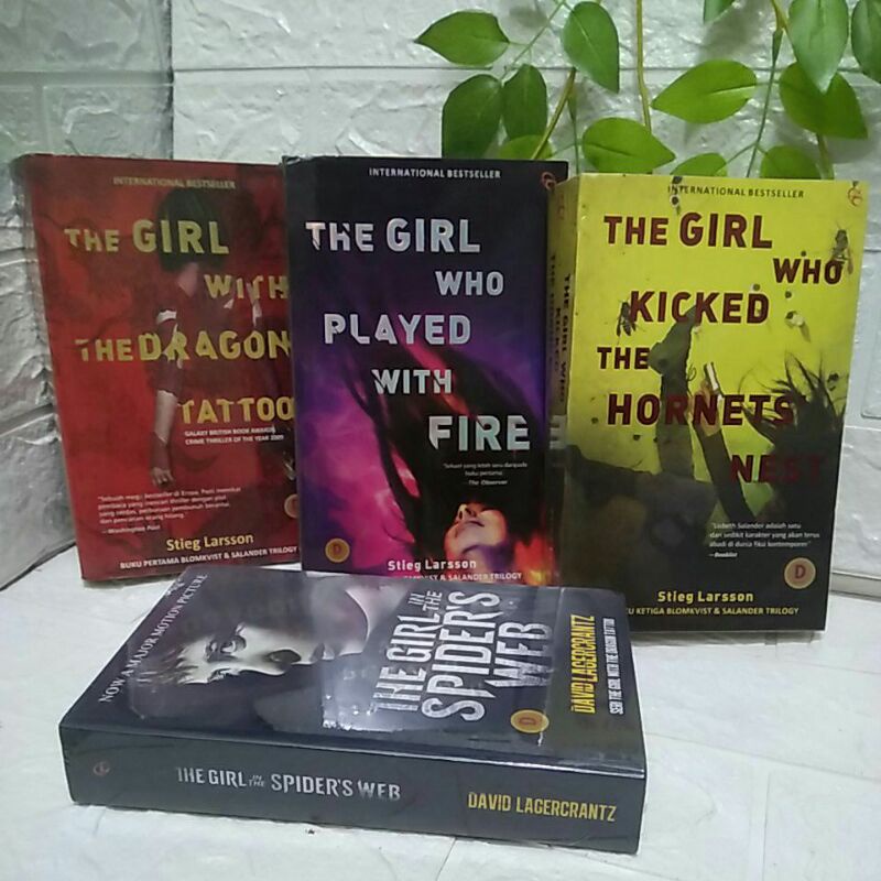 NOVEL THE GIRL WITH THE DRAGON TATTOO / THE GIRL WHO PALYED WITH FIRE / THE GIRL WHO KICKED HORNETS 
