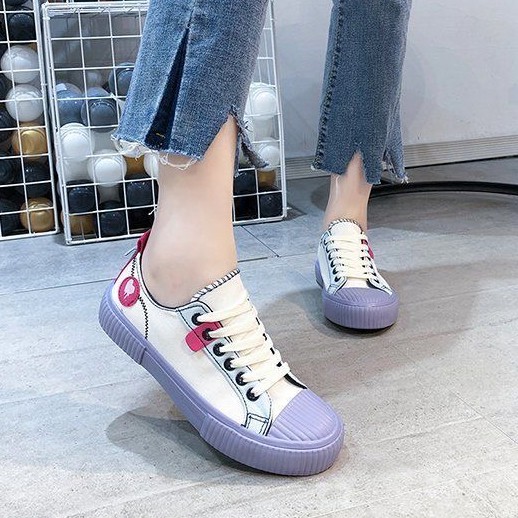 Sepatu Terbaru Model Terkini Sepatu Kanvas Tali Sepatu wanita Sepatu Hang Out Sepatu Cantik
