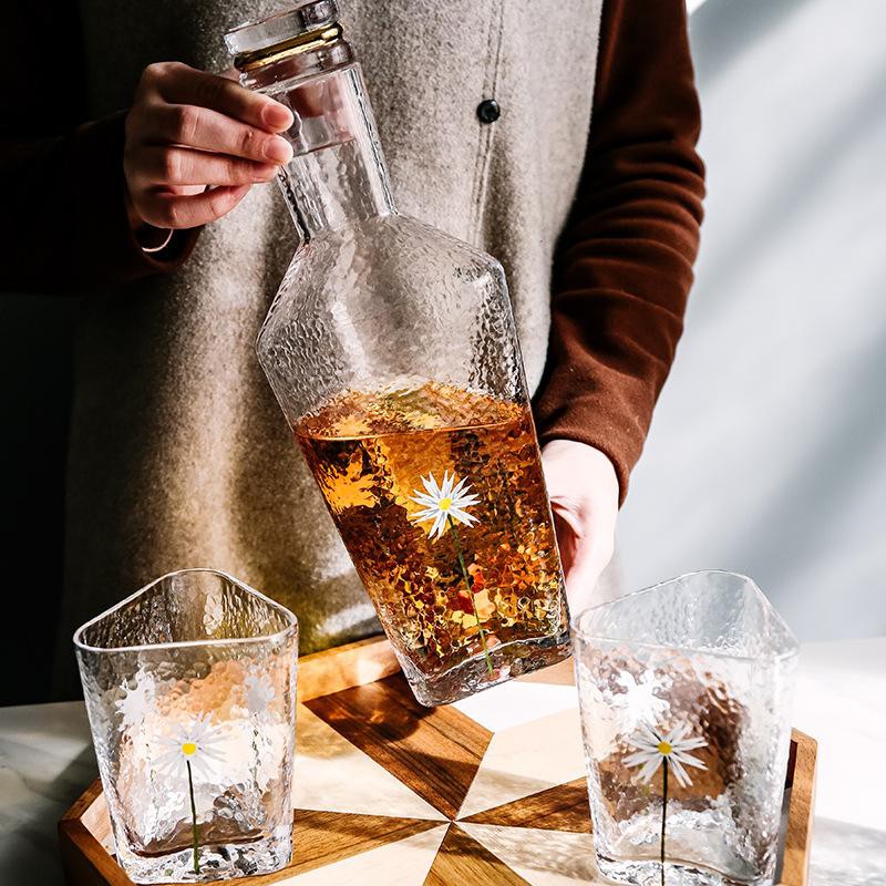 Roemahsoelthan 37. Set Nordic Whisky Bottle & Glass Jar hrg 1 set terdiri dari 1 Teko dan 4 Glass