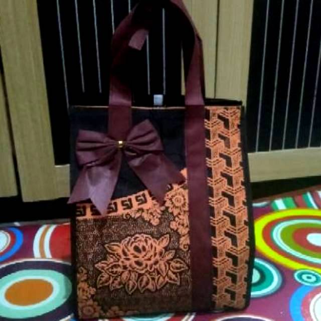 (1Lsn =12 pcs) Tas hajatan batik mewah 22 Harga per Lsn