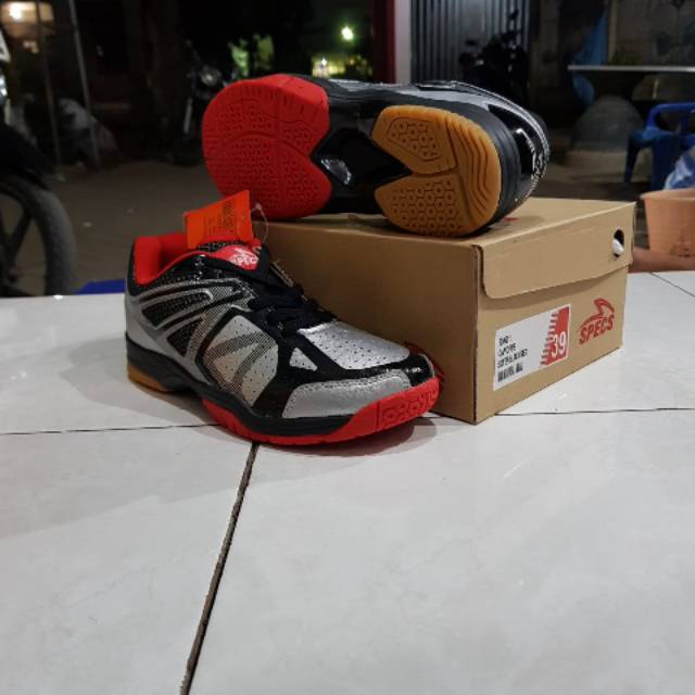 Sepatu Badminton Specs