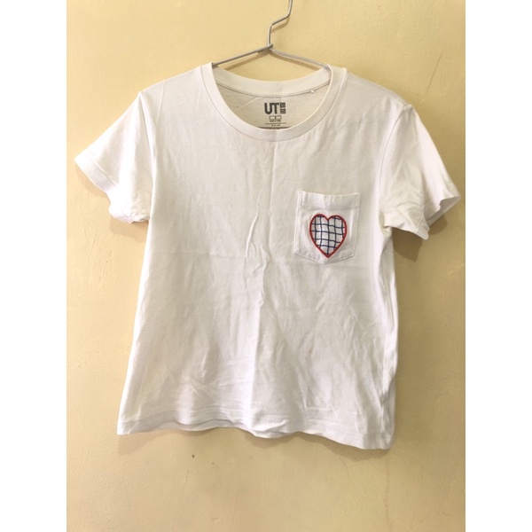 thrift Kaos Uniqlo UT Ori