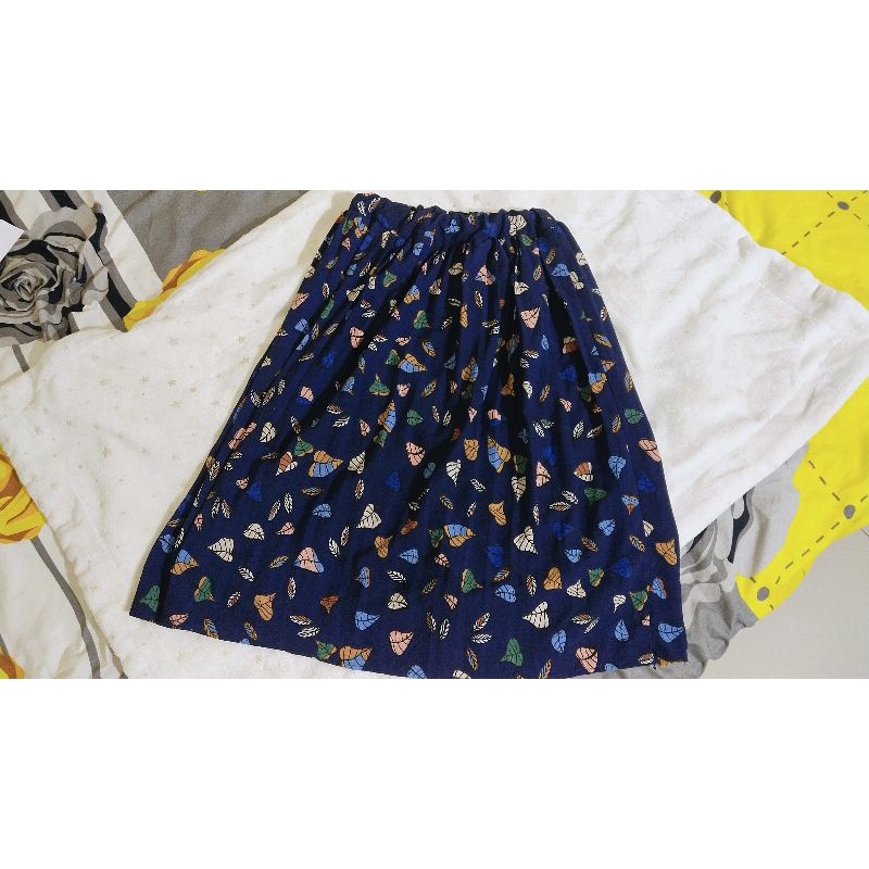 Preloved Rok Navy Ada Fashion