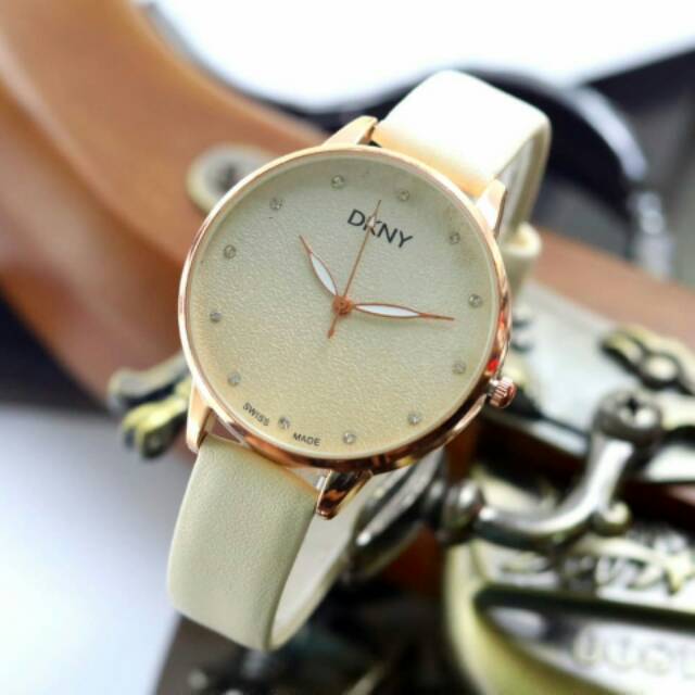 Jam tangan wanita DKNY