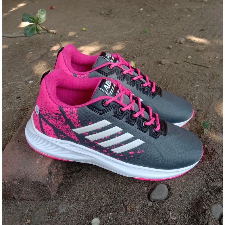 SEPATU SENAM/SEPATU KEREN BERKUALITAS/SEPATU WANITA/ SEPATU OLAH RAGA/SEPATU JALAN-JALAN