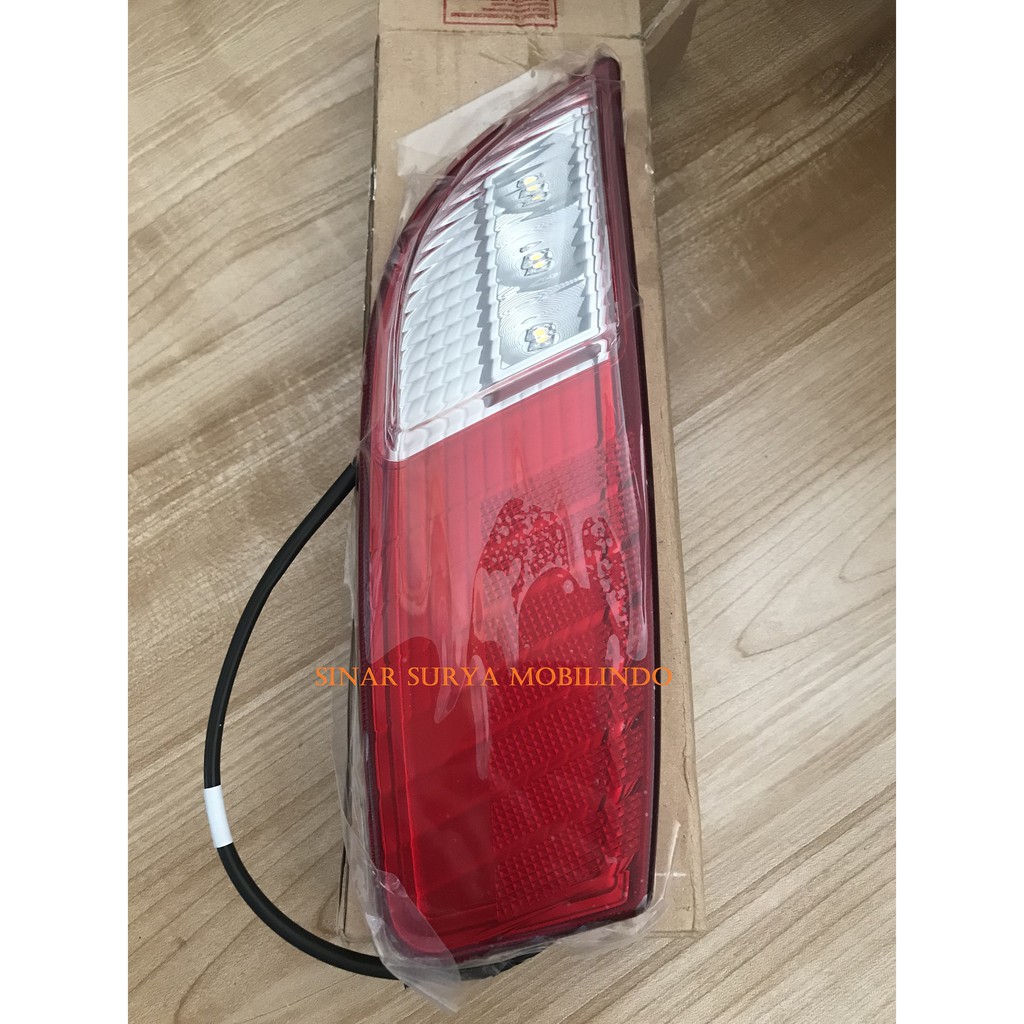 Reflektor Lampu  Bagasi RH Agya Ayla 2017 kebawah  Pintu Belakang Ready Original Toyota