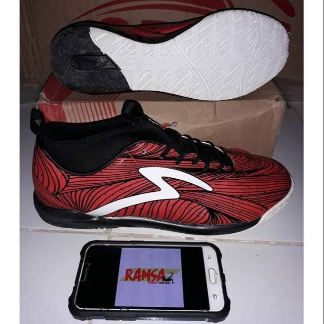 Sepatu Futsal Specs Barricada Ultra Red