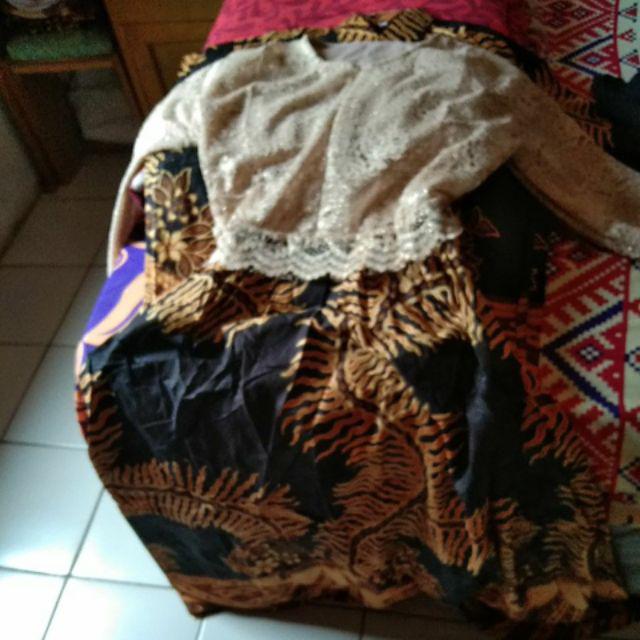 Batik Couple 2595 Kebaya Brokat Brukat Modern Batik Modern