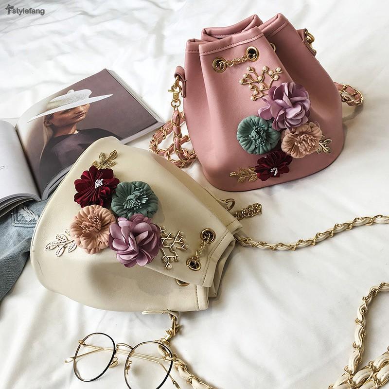 Tas Selempang Kulit PU Model Bucket Serut Aksen Bunga 3D
