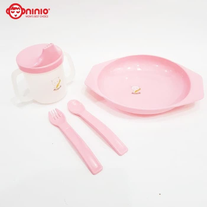 Ninio Baby Feeding Set With Training Cup 4in1 - Set Alat Makan Bayi Isi 4pcs F324