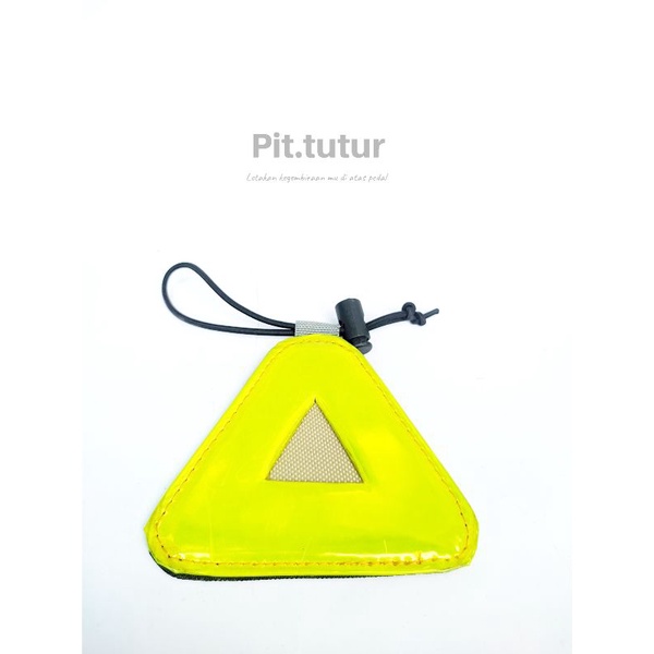 Triangle reflector sepeda pemantul cahaya