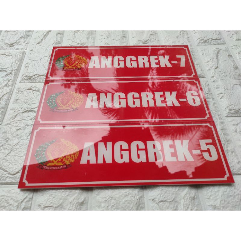 PAPAN KELAS NAMA KELAS LABEL SIGN NAMA KELAS  AKRILIK PLUS GANTUNGAN SUPER COSTUM NAMA