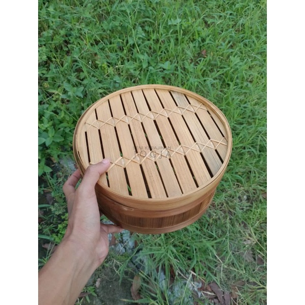 

Keranjang bambu bulat 25cm/Hadiah/Seserahan/Kado/Makanan/Wafer/Lebaran/Wadah/Hampers/Pesta/Properti/Murah/Sembako/Besek/Bingkisan/Parcel/Imlek/Natal/bamboo craft/kerajinan/perkakas/unik/estetik