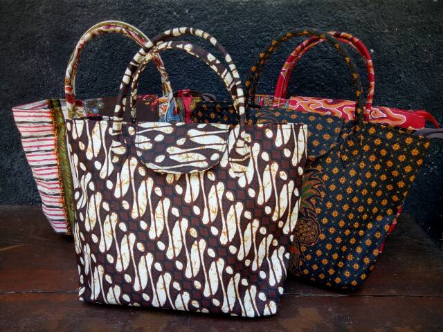 Tas Batik Lipat Ukuran 40x35x8cm (Motif Random)