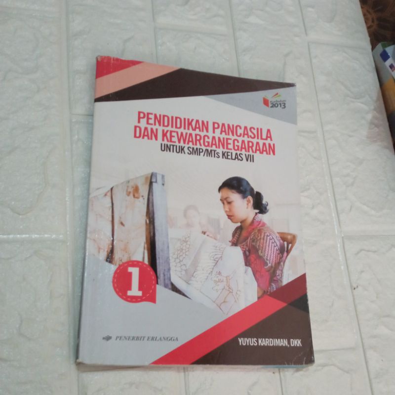 PPKN SMP kelas 7Erlangga.