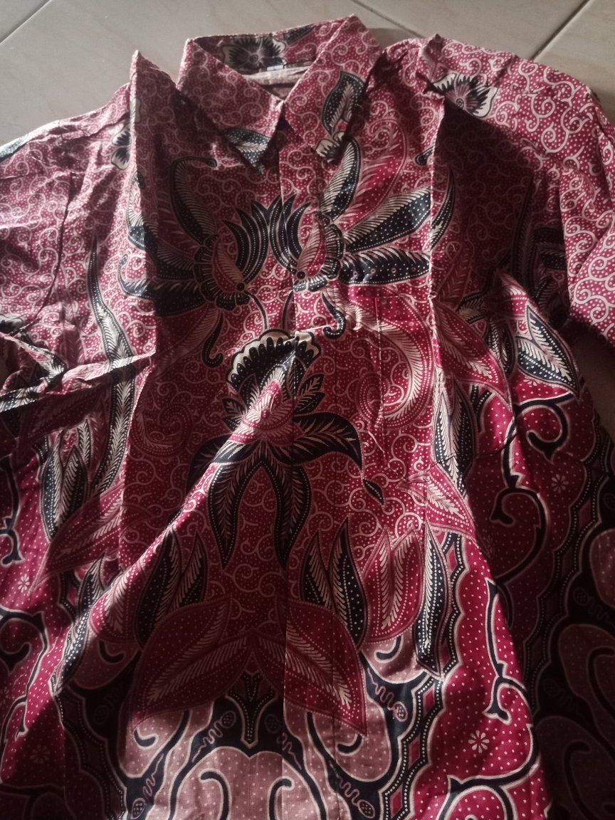 Batik Dianputri  Kemeja Batik Pria Lengan Panjang Motif Parang Bunga 3 Warna